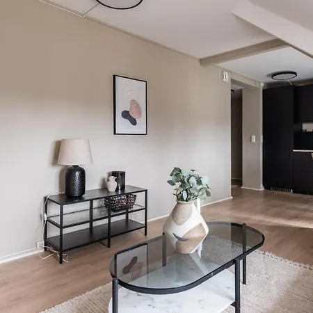 Super Renovated Flat, Next To Solsiden, Free Private Parking Right Outside ! * Trondheim