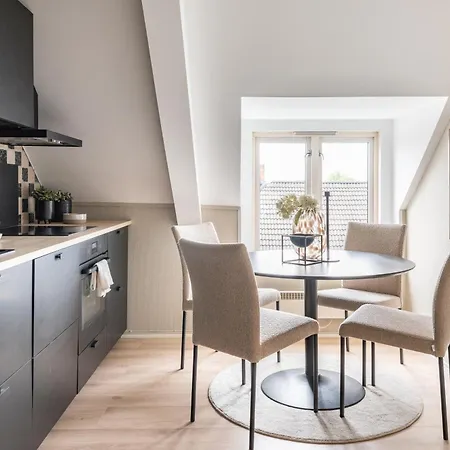 Super Renovated Flat, Next To Solsiden, Free Private Parking Right Outside ! * Trondheim