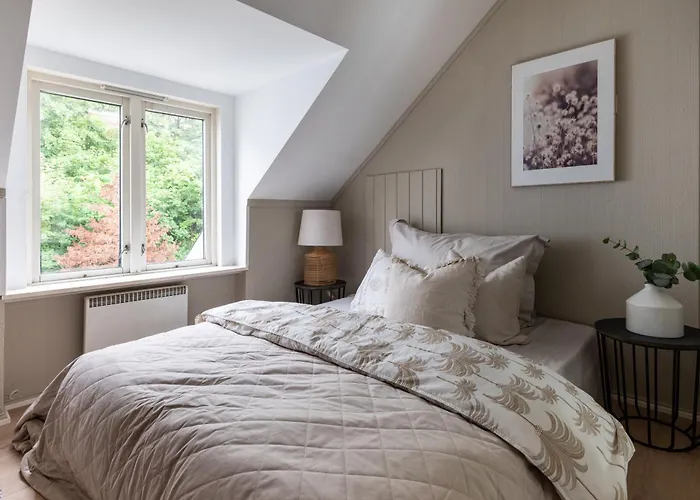 Super Renovated Flat, Next To Solsiden, Free Private Parking Right Outside ! Lägenhet *