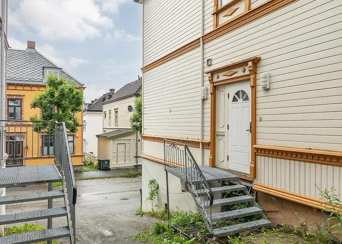 Super Renovated Flat, Next To Solsiden, Free Private Parking Right Outside ! Trondheim