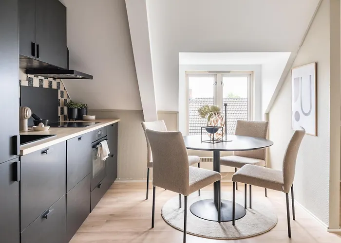Super Renovated Flat, Next To Solsiden, Free Private Parking Right Outside ! * Trondheim